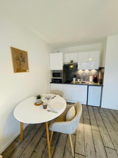 Le De Thea - Private Parking - 2 Guests Appartement Le Mans