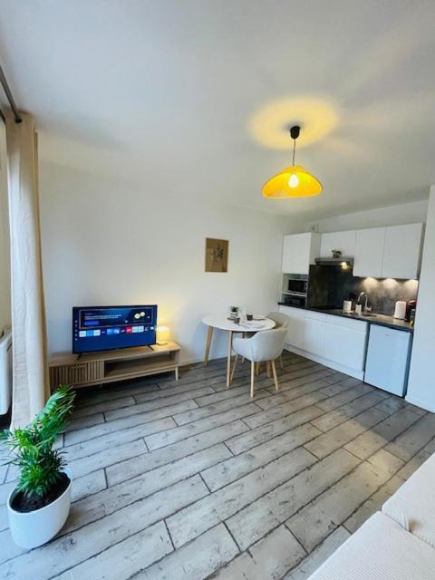Le De Thea - Private Parking - 2 Guests Appartement Le Mans